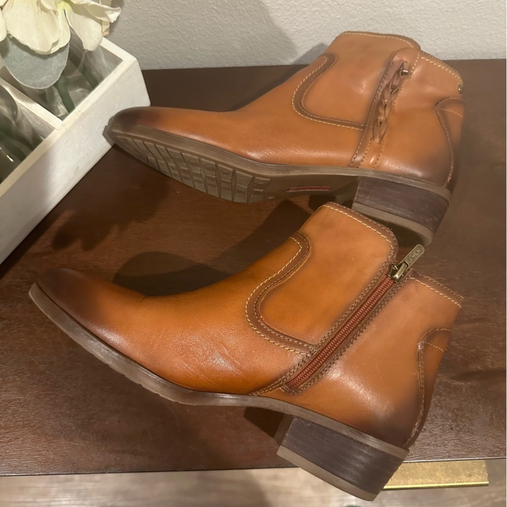 Women's Pikolinos Daroca Braided detail Zipper closure Ankle Bootie  size 41!! - Picture 4 of 10